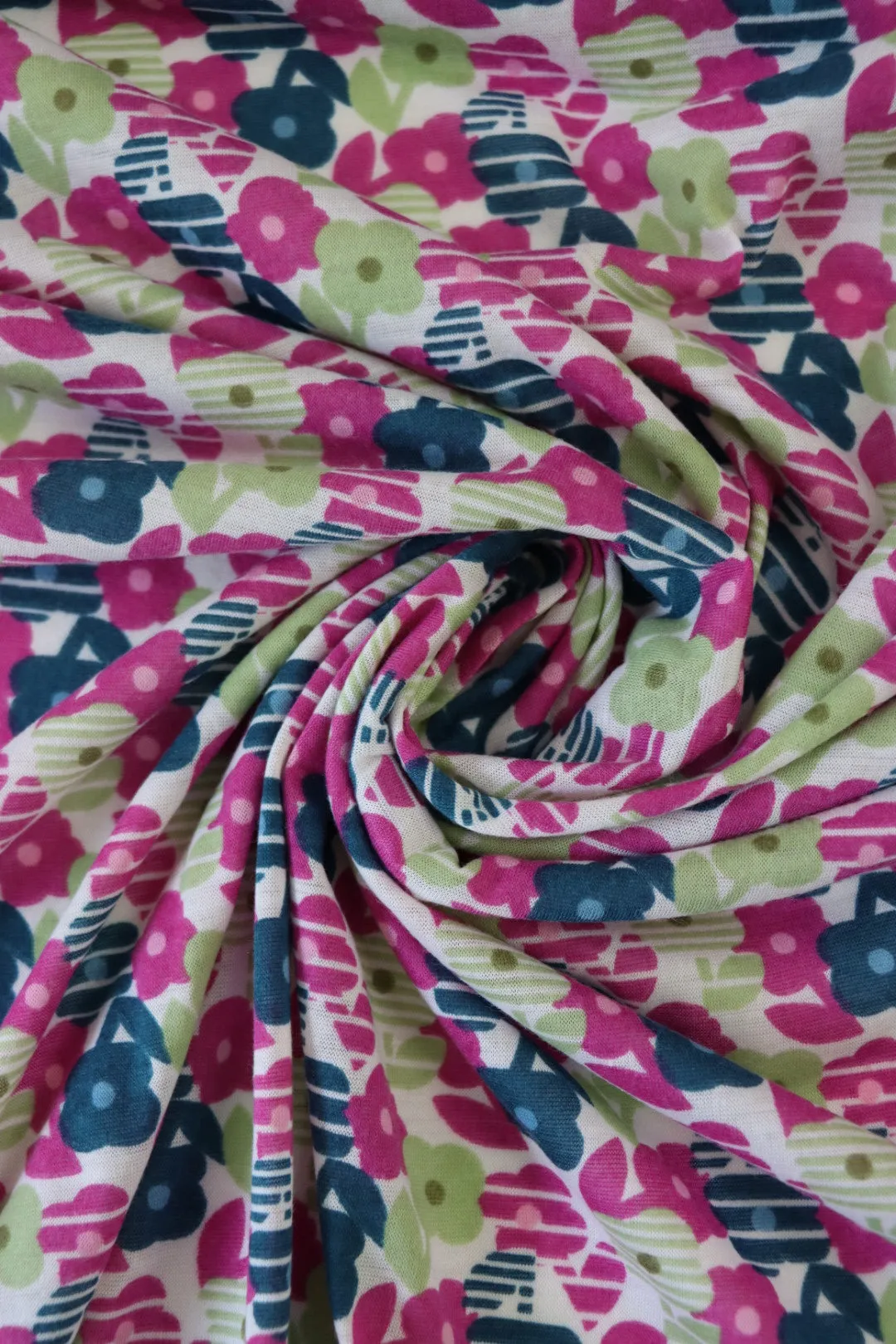 1YD 15IN REMNANT; Small Floral Spun Poly Jersey