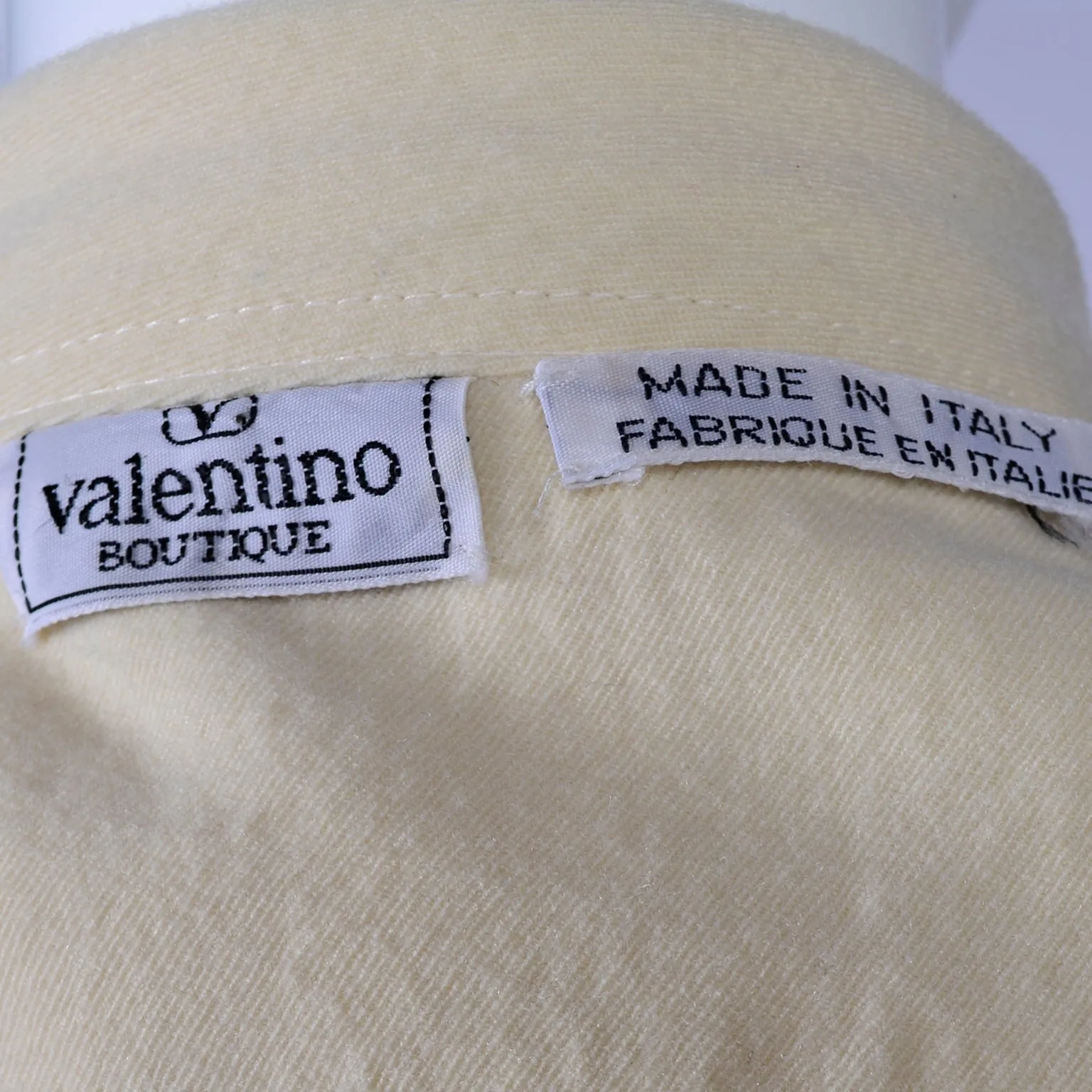 Vintage Valentino Cream Wool Trench Coat With Belt Size 6